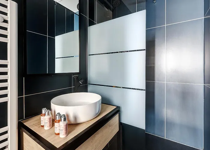 Petit - Havre De Paix Au Coeur De 아파트